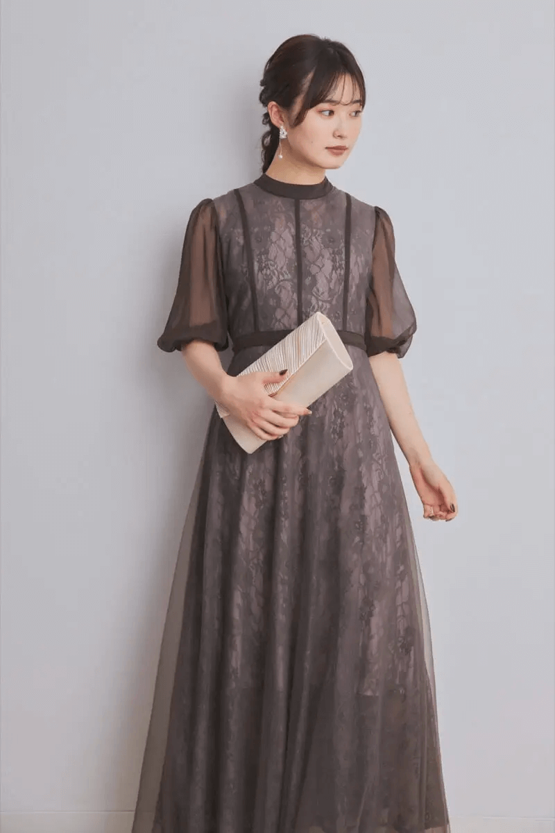 グレーのハイウエストチュールレースドレス