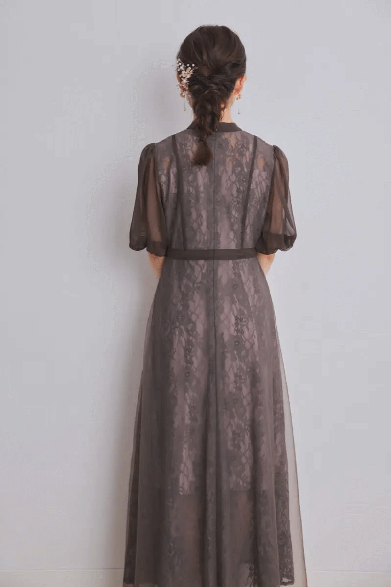 グレーのハイウエストチュールレースドレス