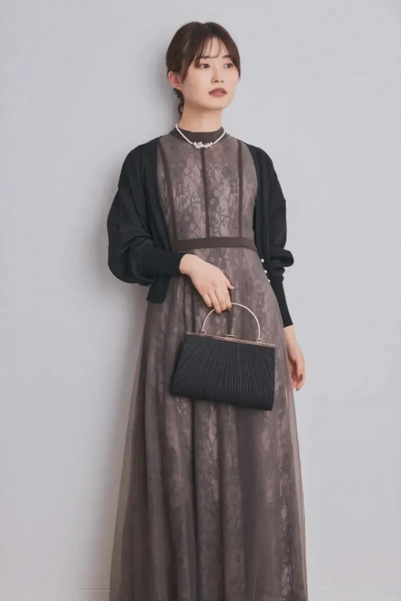 グレーのハイウエストチュールレースドレス