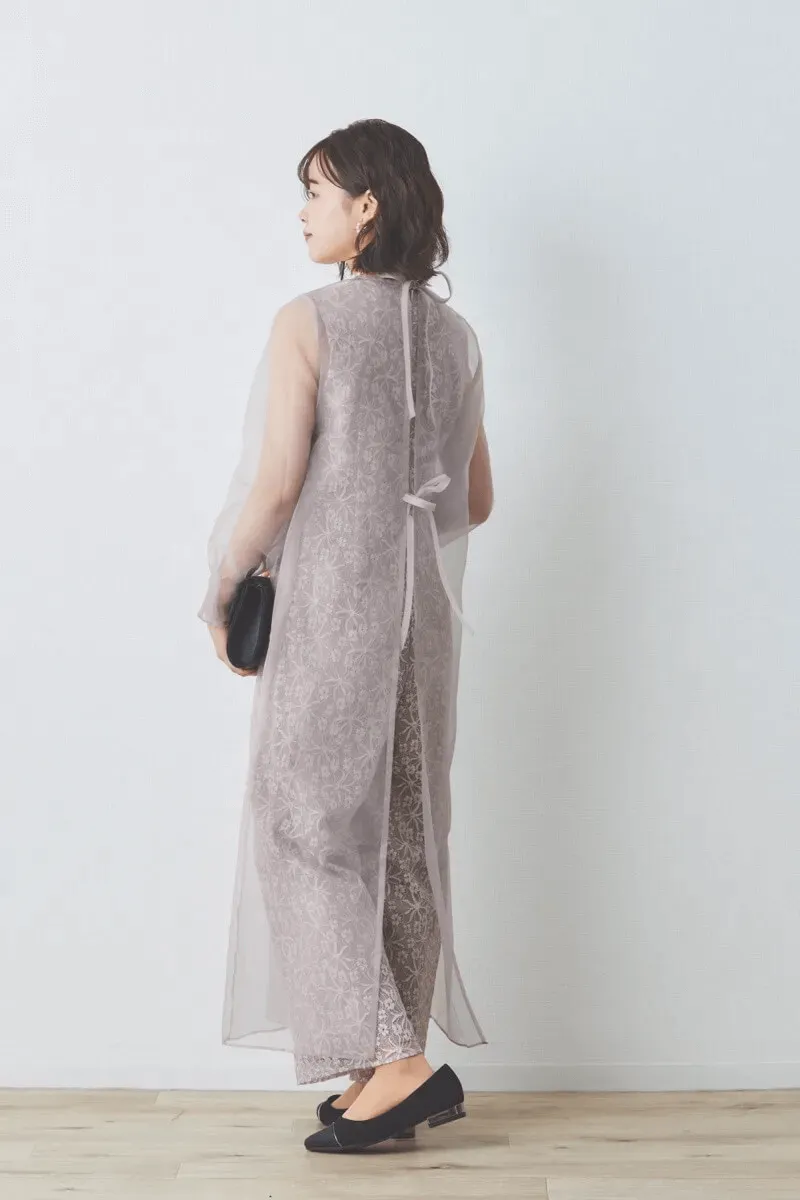 ピンクベージュのシアーレイヤードオールインワンドレス