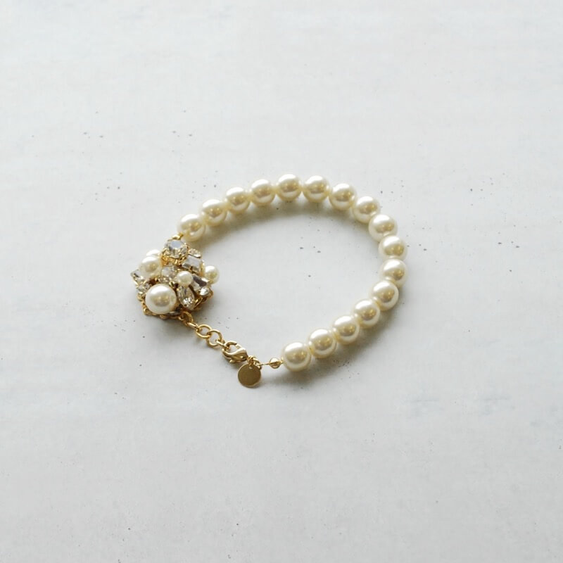 パール×ビジューモチーフのブレスレット