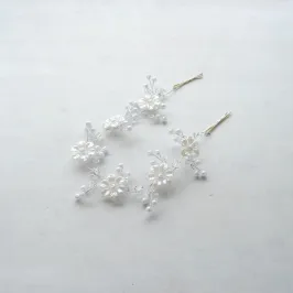 ホワイトフラワーのヘッドドレス