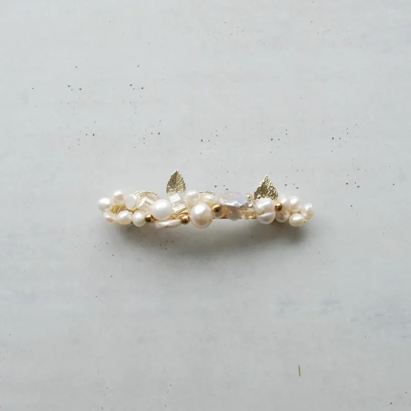 淡水パールとリーフのバレッタ