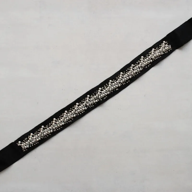 ブラックのパールビジューベルト