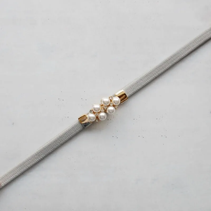 グレーのパール付きベルト