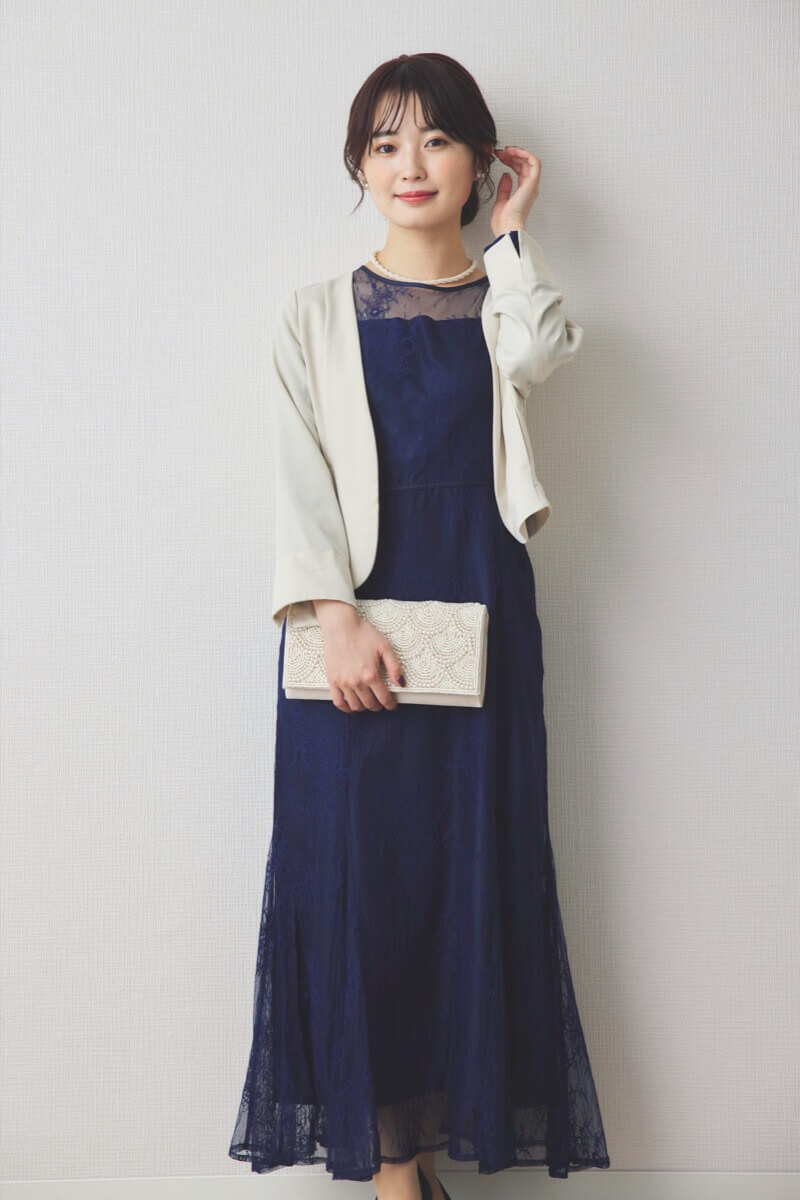ネイビーのバックリボン総レースドレス