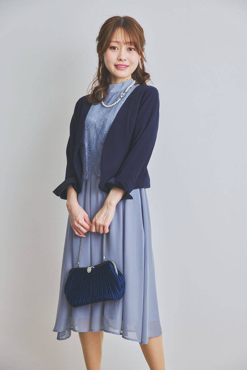 ブルーグレーのボトルネックフレアドレス