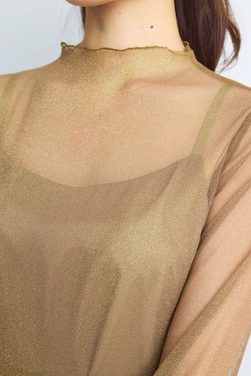 ゴールドのラメチュールメロウドレス