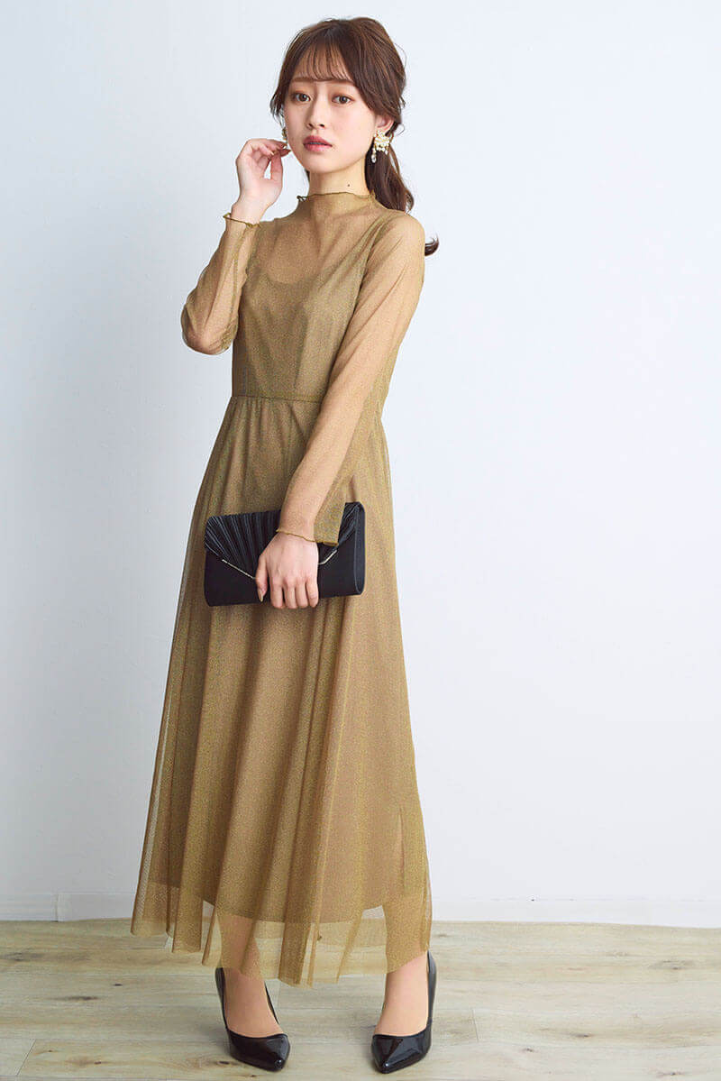 ゴールドのラメチュールメロウドレス