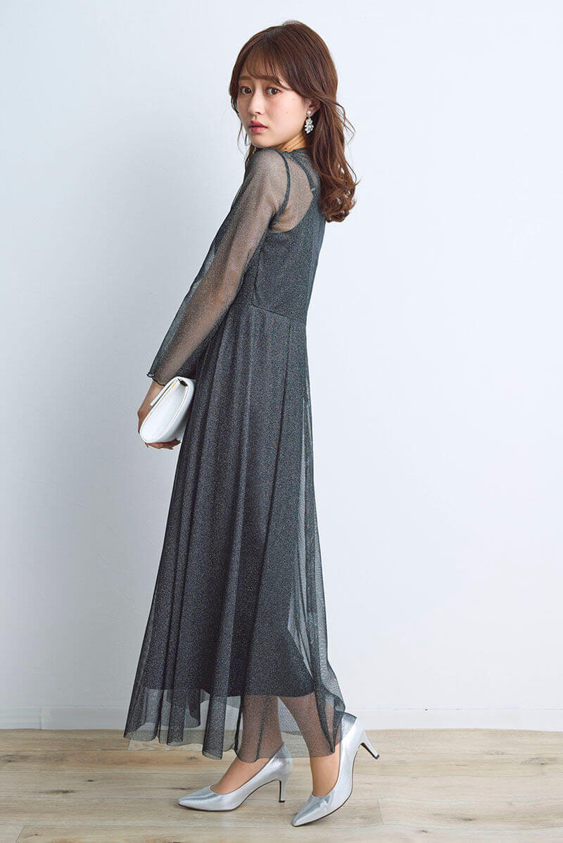 ブラックのラメチュールメロウドレス