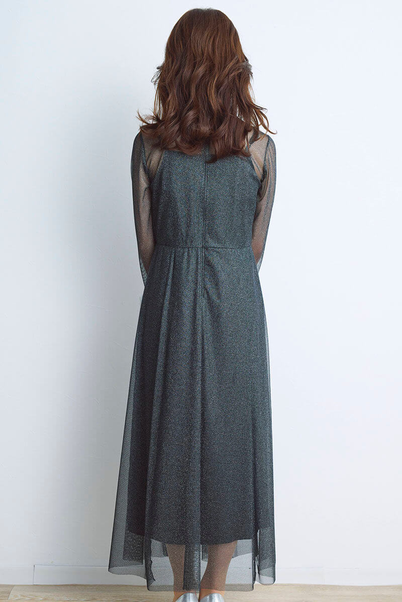 ブラックのラメチュールメロウドレス