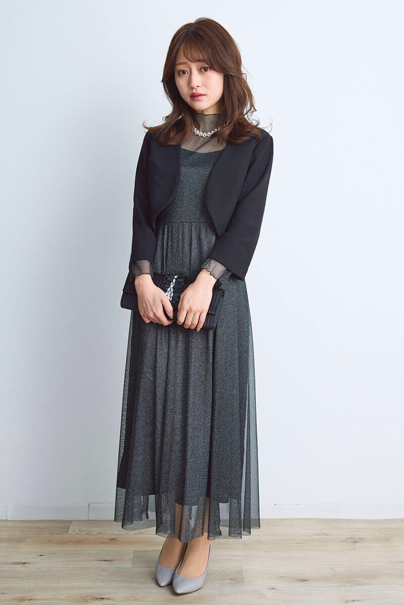 ブラックのラメチュールメロウドレス