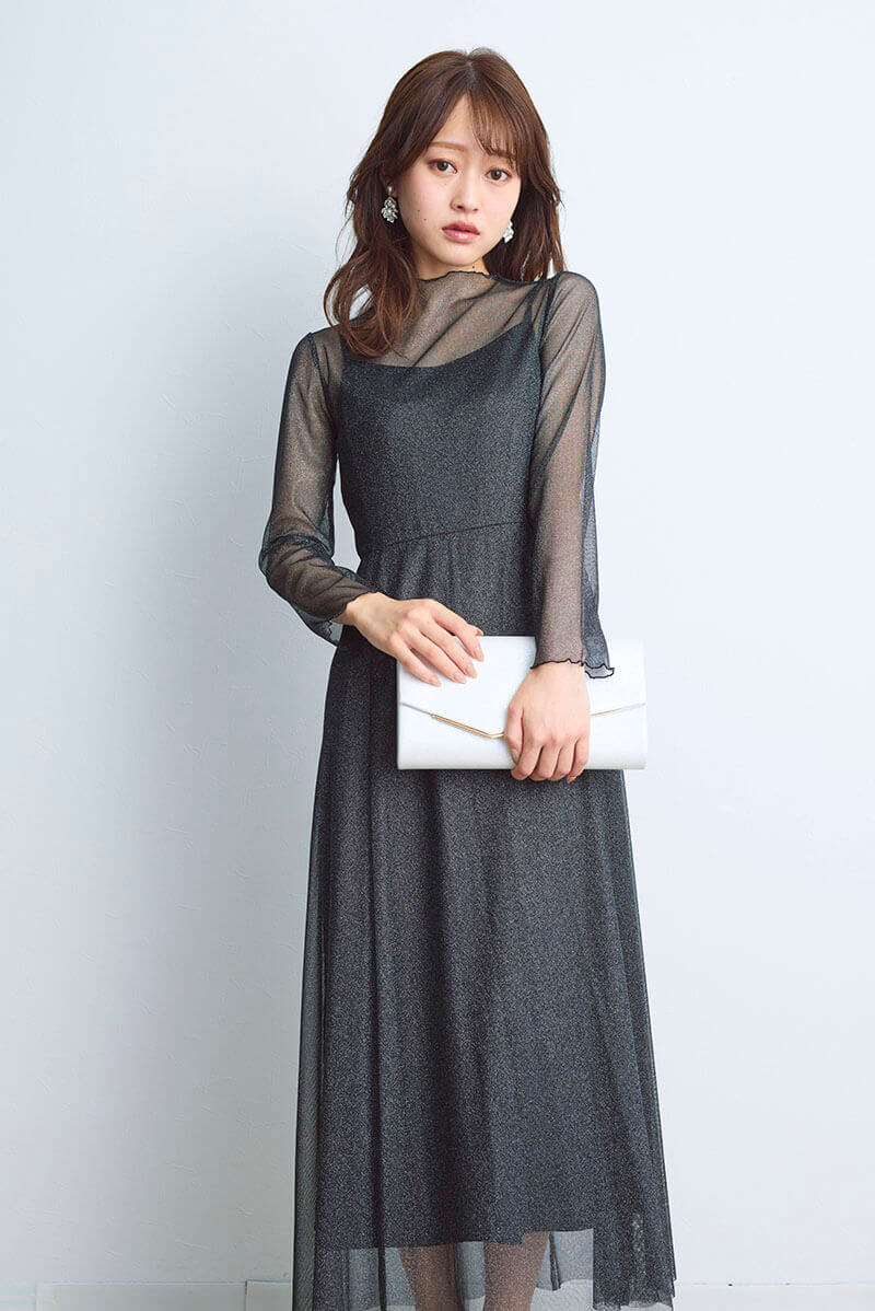 ブラックのラメチュールメロウドレス