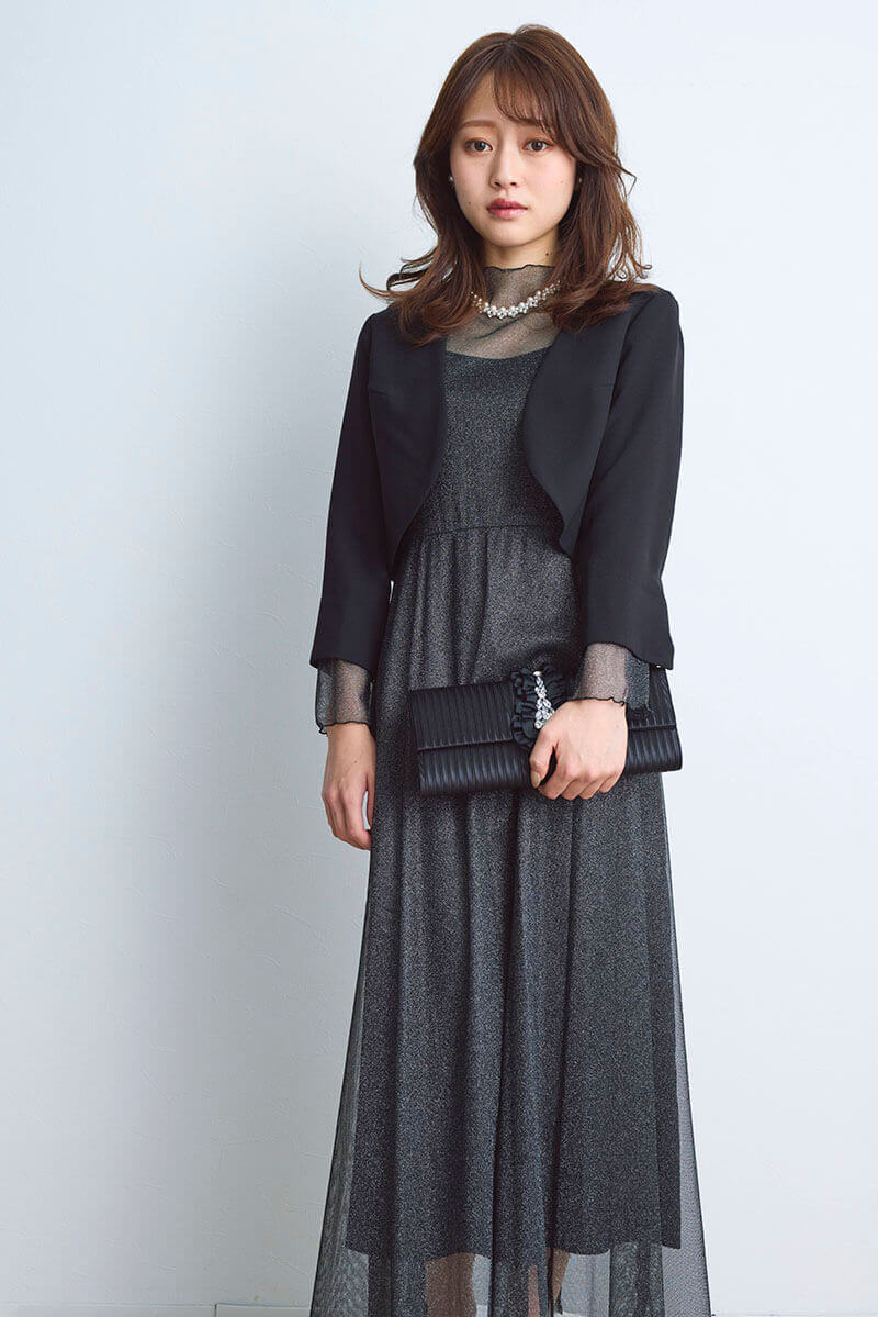 ブラックのラメチュールメロウドレス