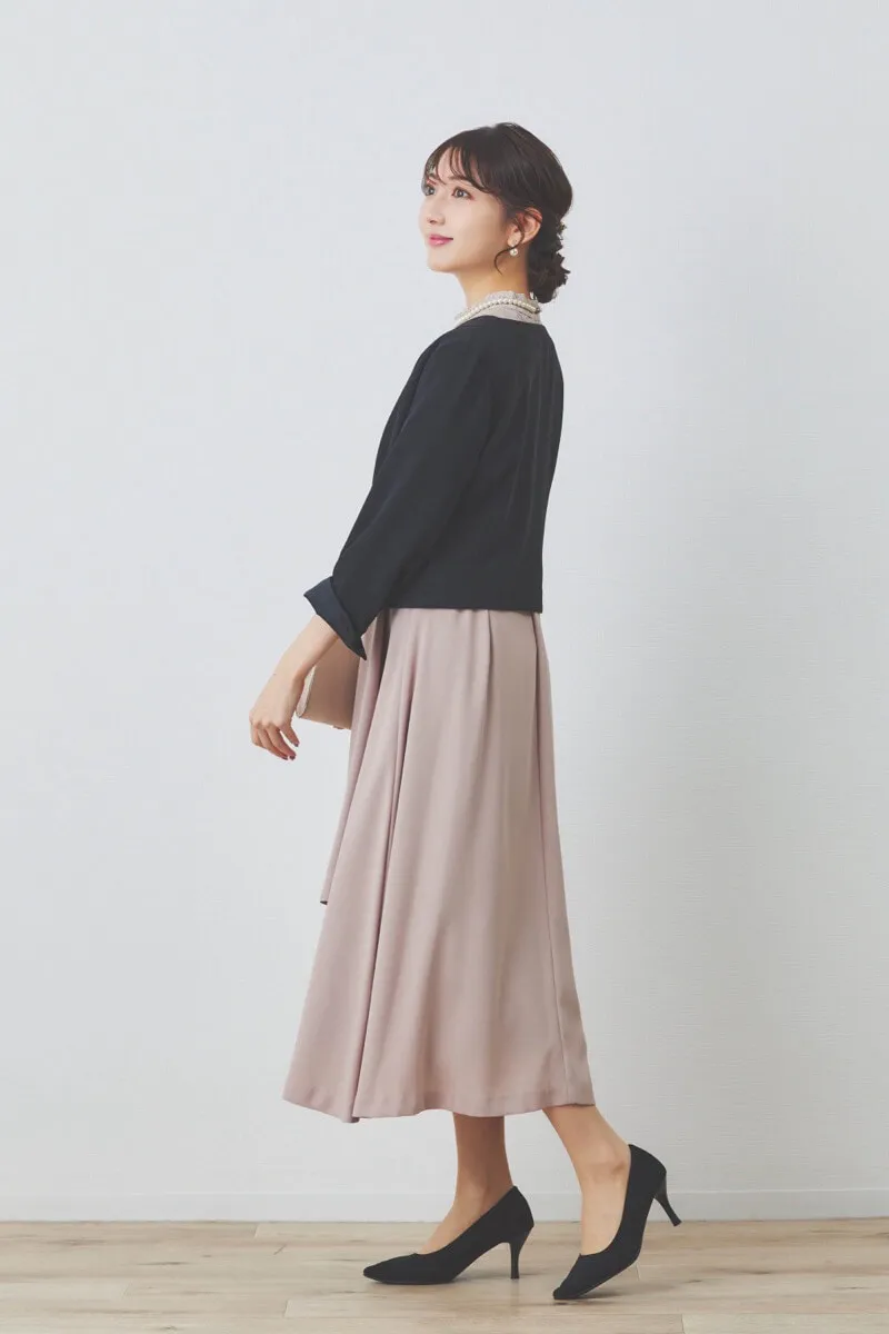 ピンクベージュのレースコンビドレープドレス