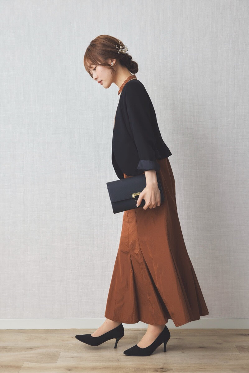 ブラウンの花柄レースマーメイドフレアドレス