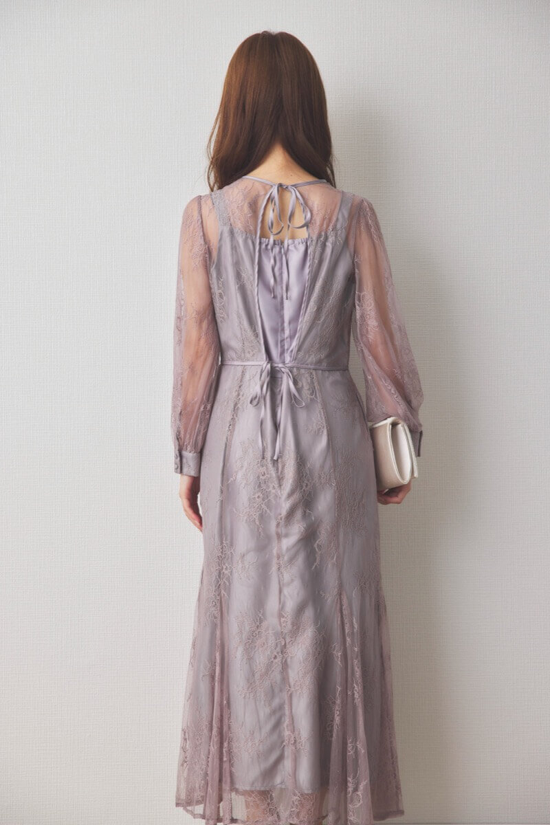 グレージュのバックリボン総レースドレス