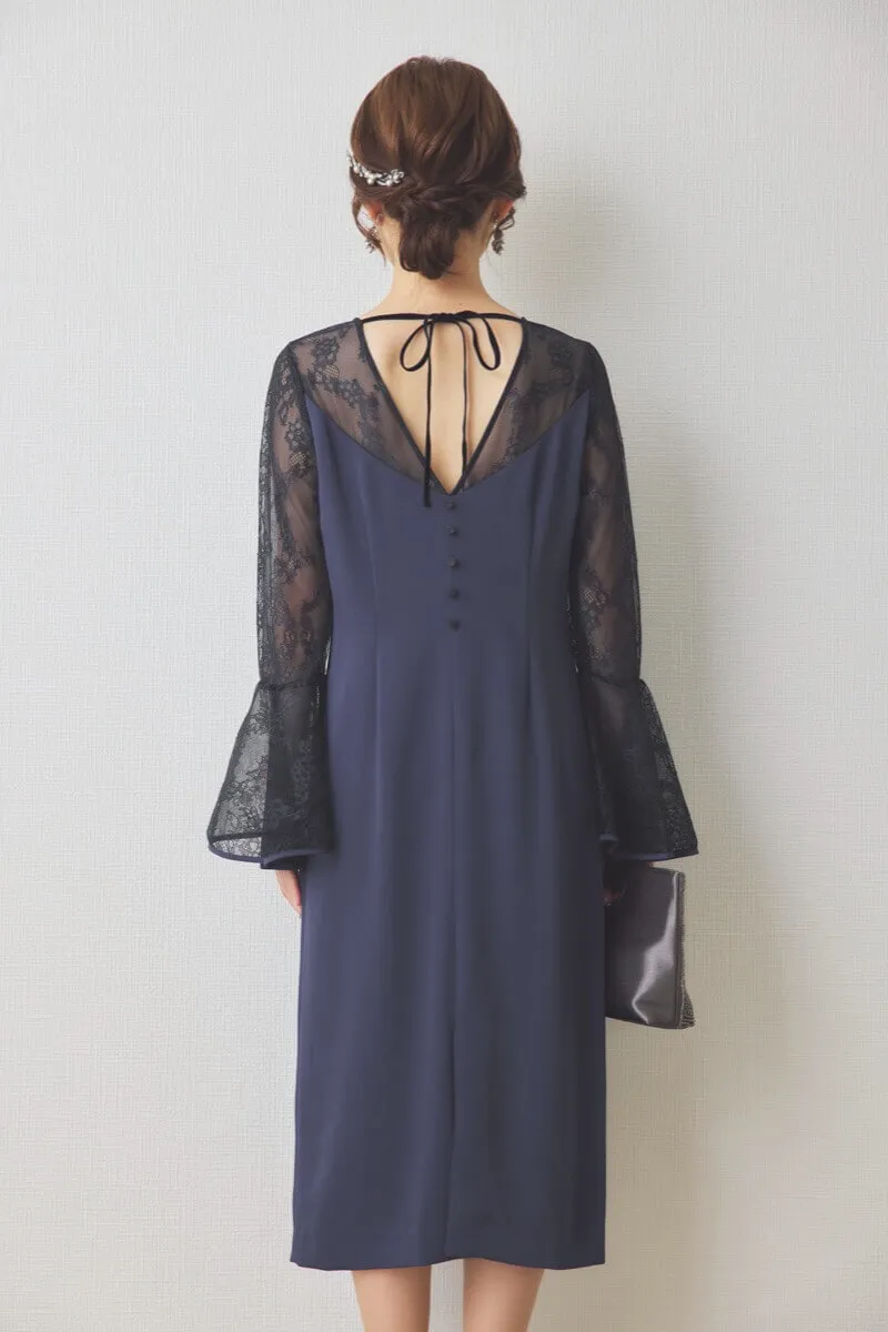 ブルーのフレアスリーブIラインドレス