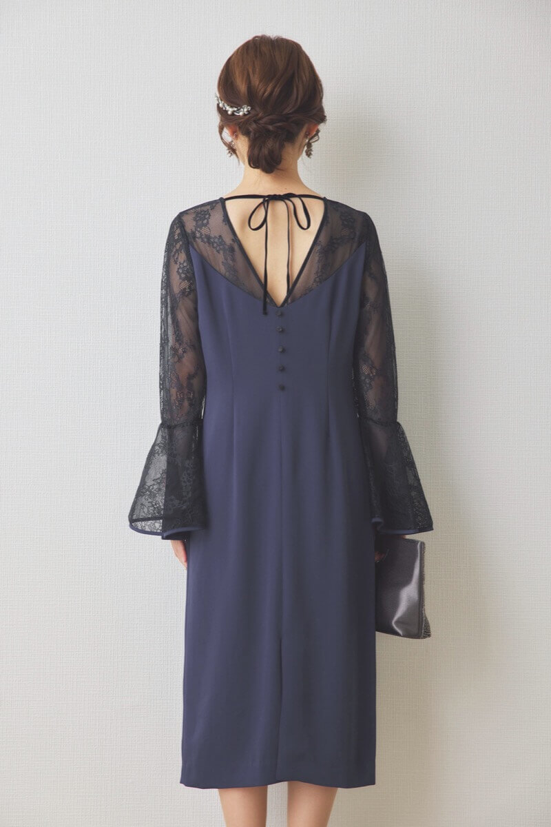 ブルーのフレアスリーブIラインドレス