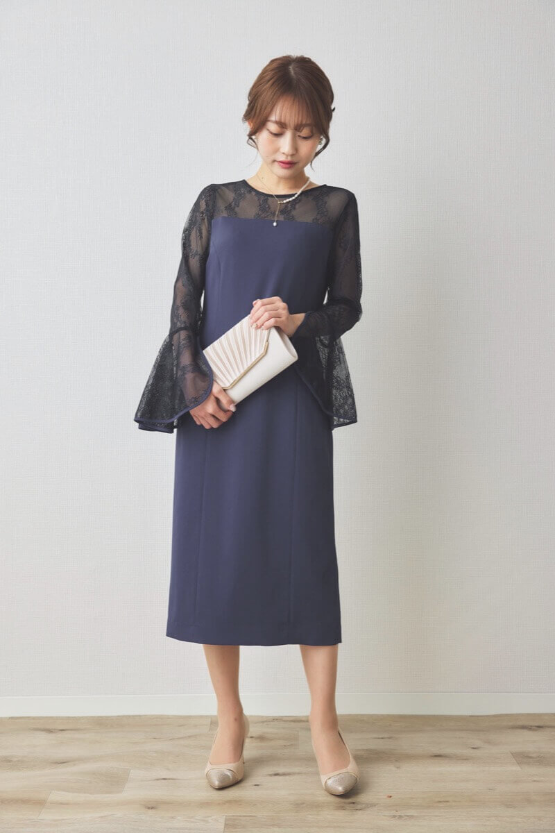 ブルーのフレアスリーブIラインドレス