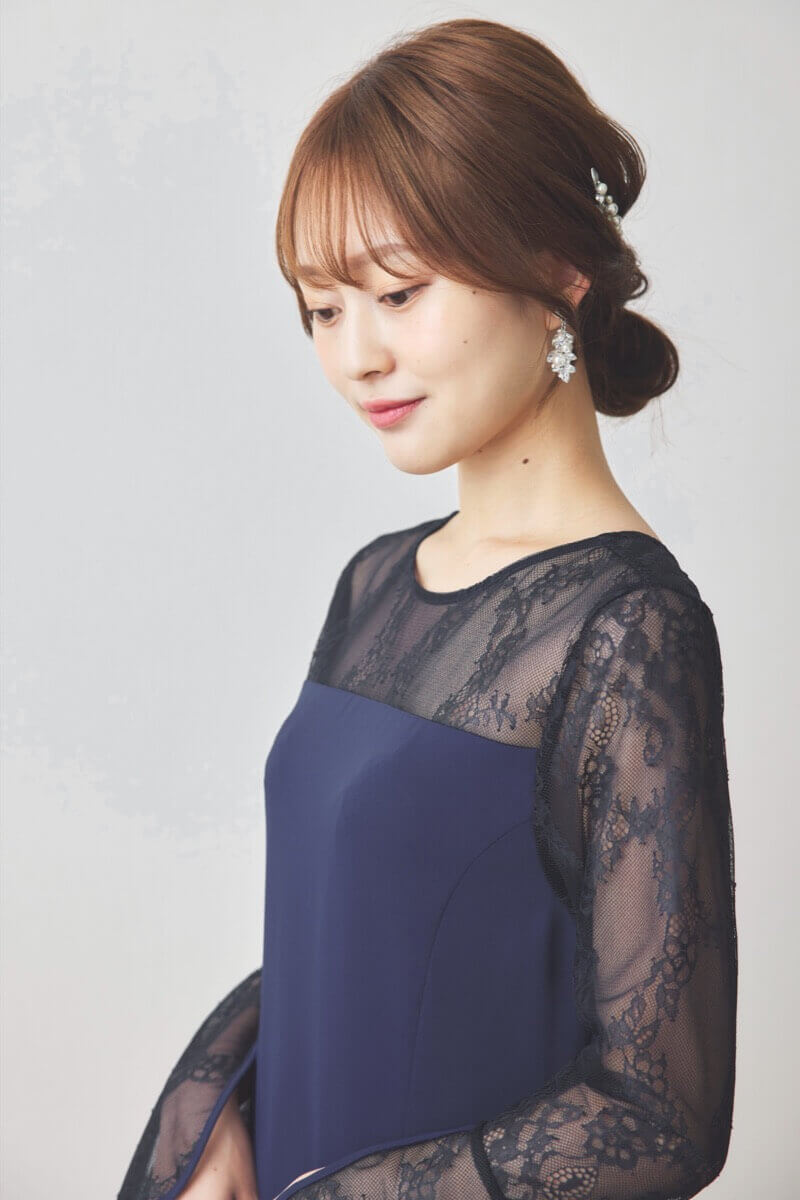 ブルーのフレアスリーブIラインドレス