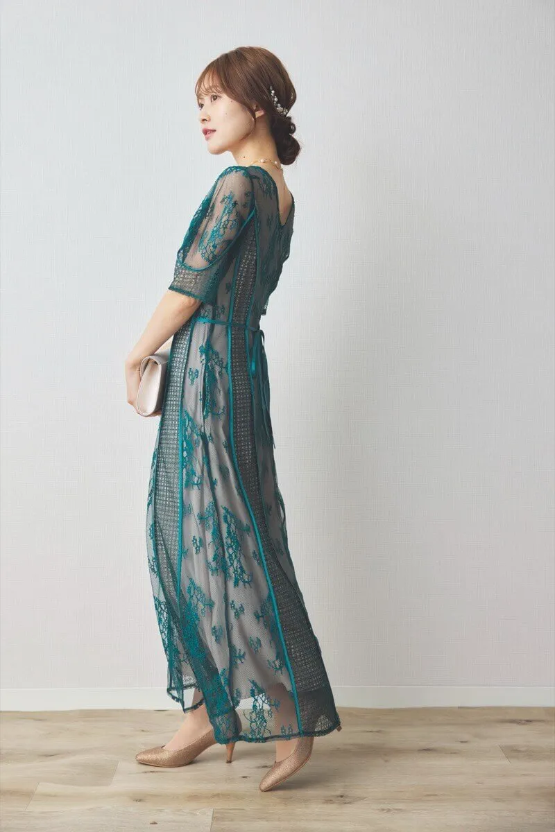 グリーンのパネルレースドレス