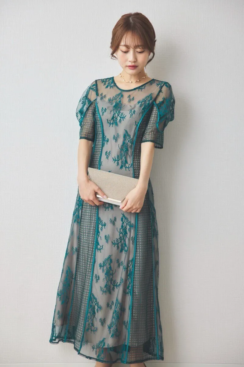 グリーンのパネルレースドレス