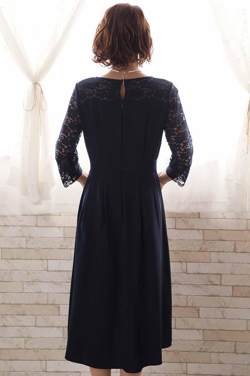ネイビーの七分袖レースビスチェデザインドレス