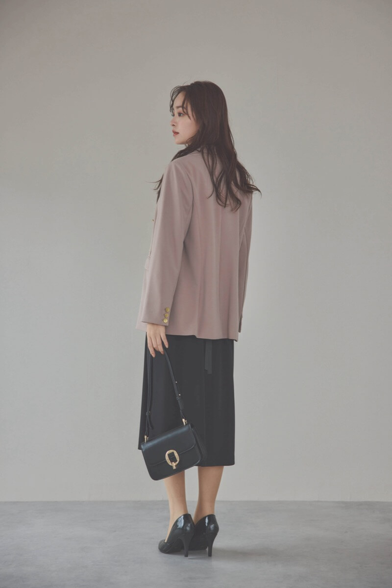 ベージュのダブルジャケット