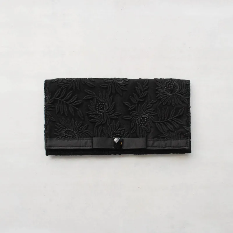 ブラックのフラワーレースふくさ