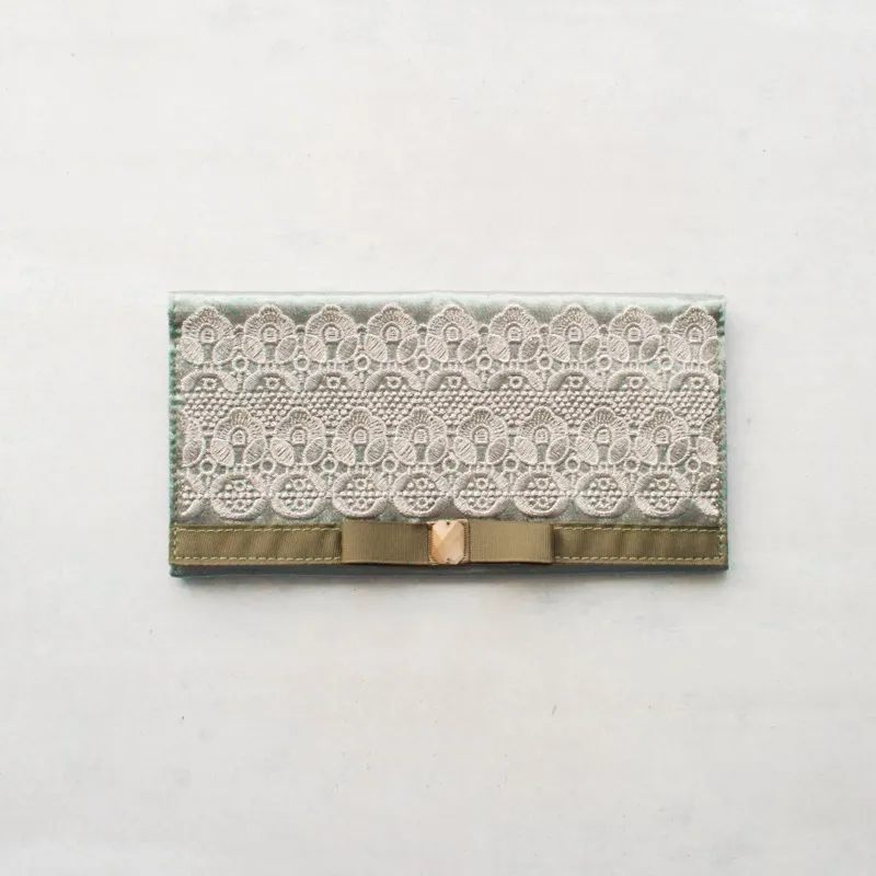 グリーンのエンブロイダリーふくさ