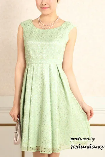 ミントグリーンの花柄総レース背中編み上げドレス
