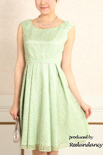 ミントグリーンの花柄総レース背中編み上げドレス