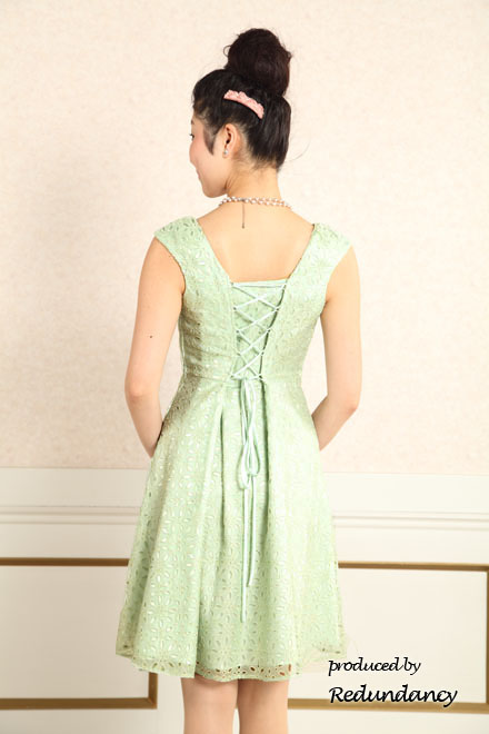ミントグリーンの花柄総レース背中編み上げドレス