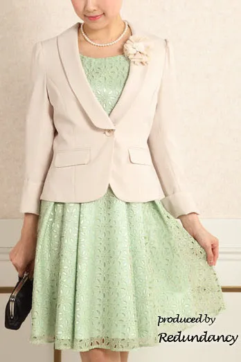 ミントグリーンの花柄総レース背中編み上げドレス