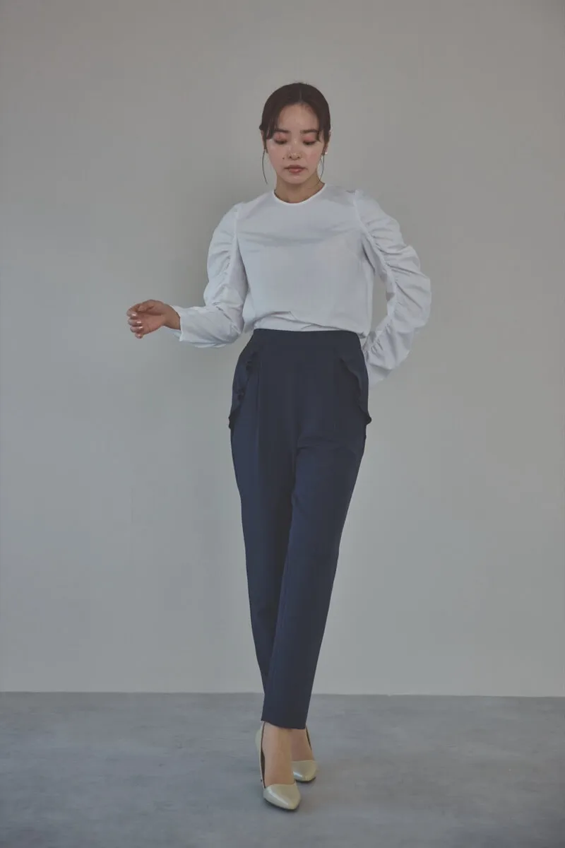 ネイビーのパールボタンジレスーツセット