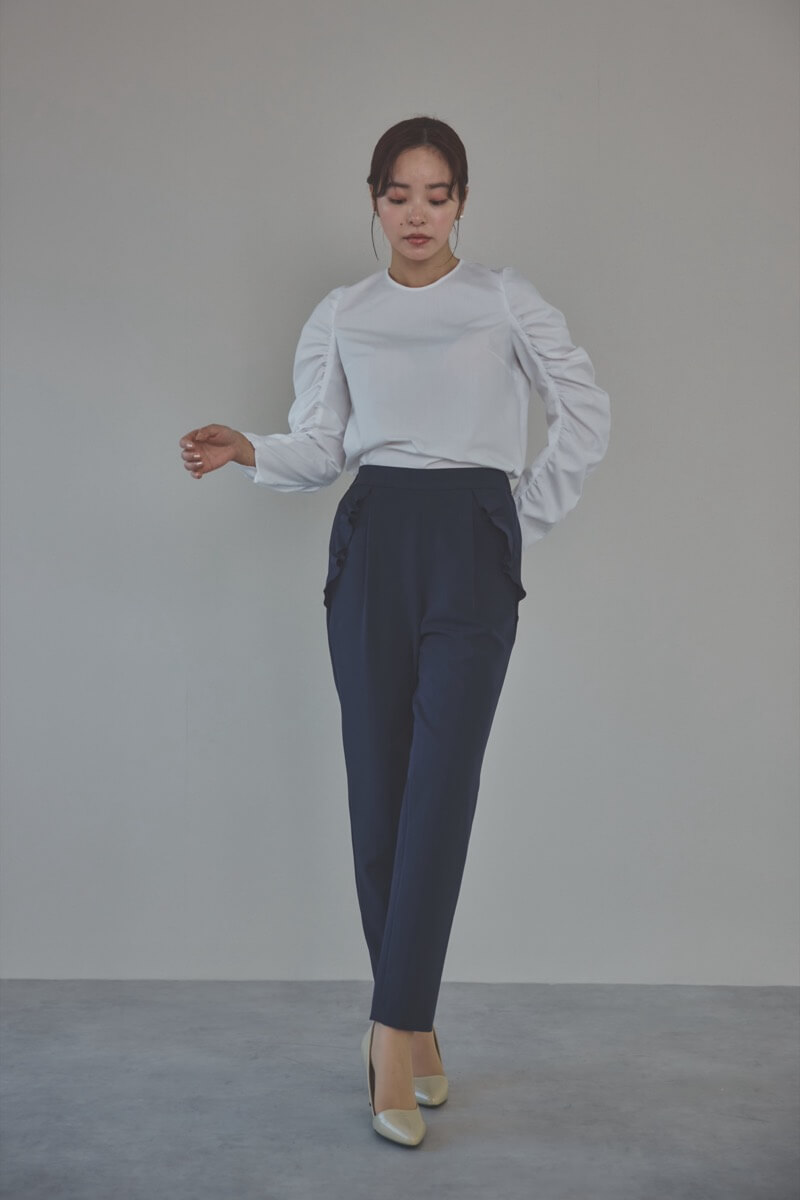 ネイビーのパールボタンジレスーツセット