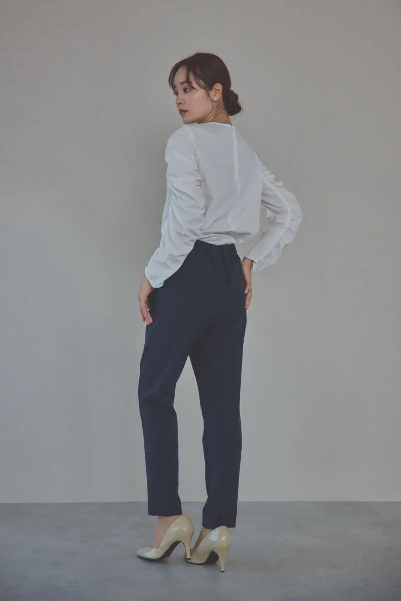 ネイビーのパールボタンジレスーツセット