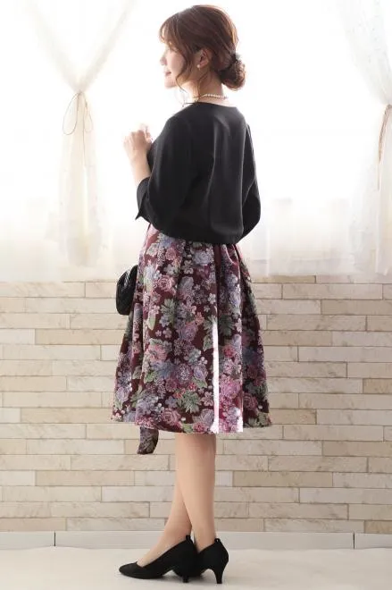 ブラックのシンプルボレロ