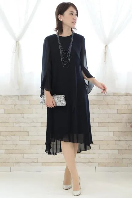 ブラックのビーズ6連ネックレス