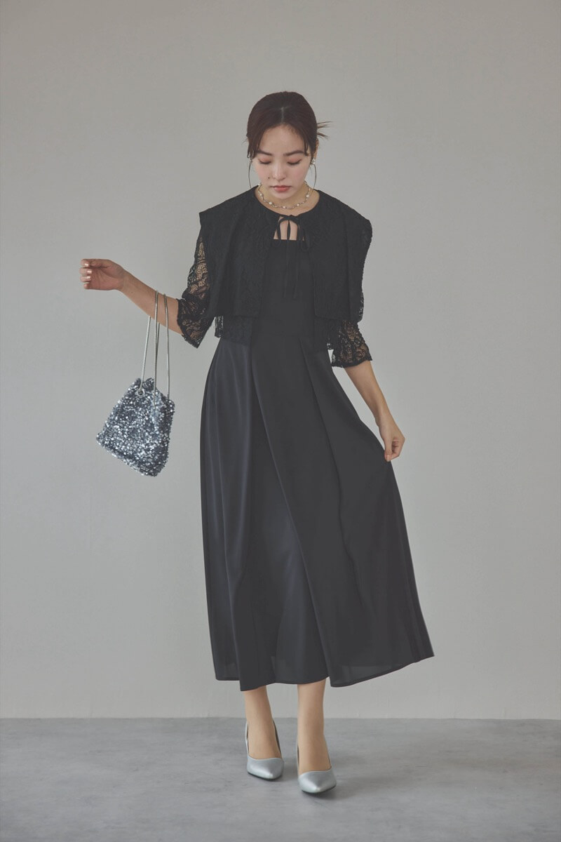 グレーのスパンコールバッグ