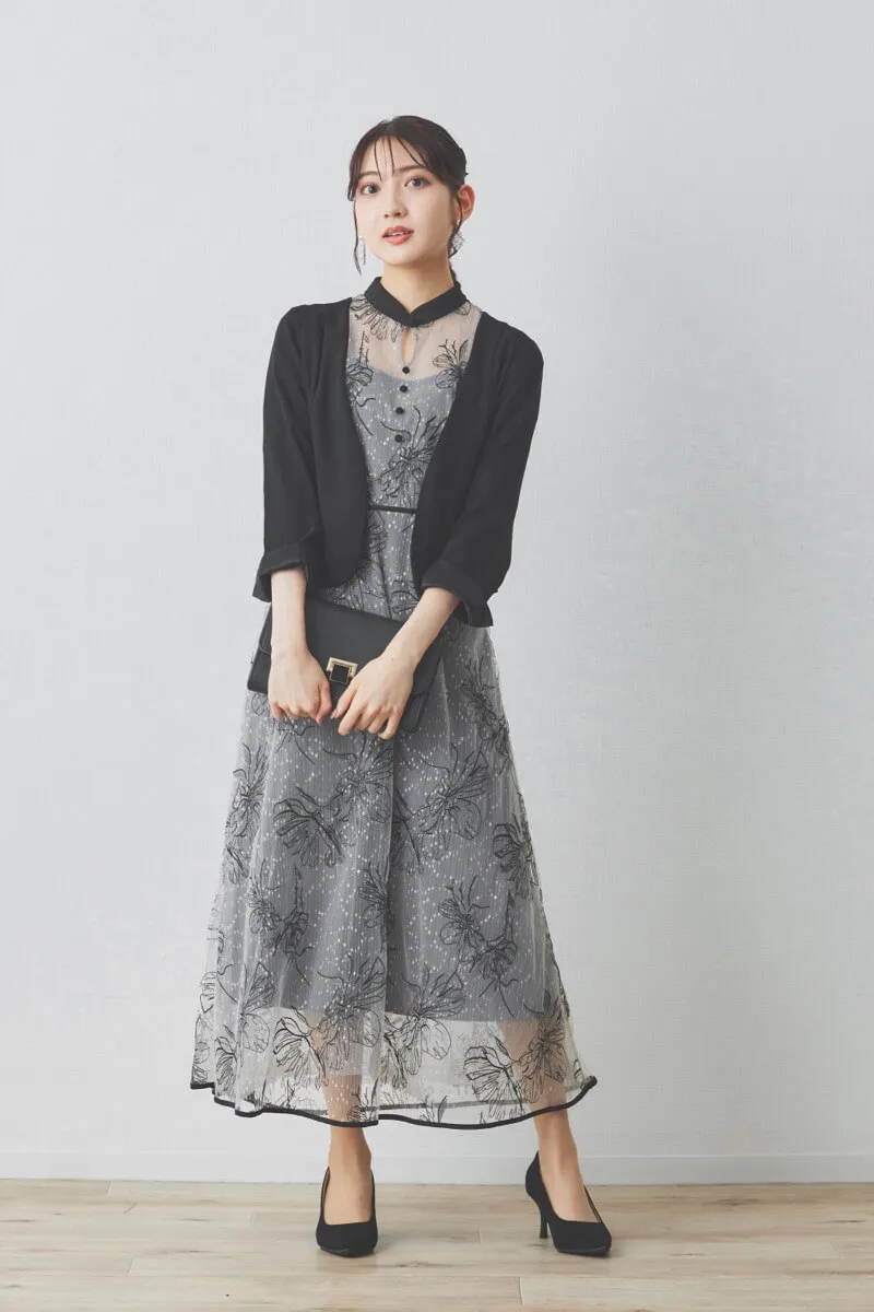 ブルーの配色フラワーレースパイピングドレス