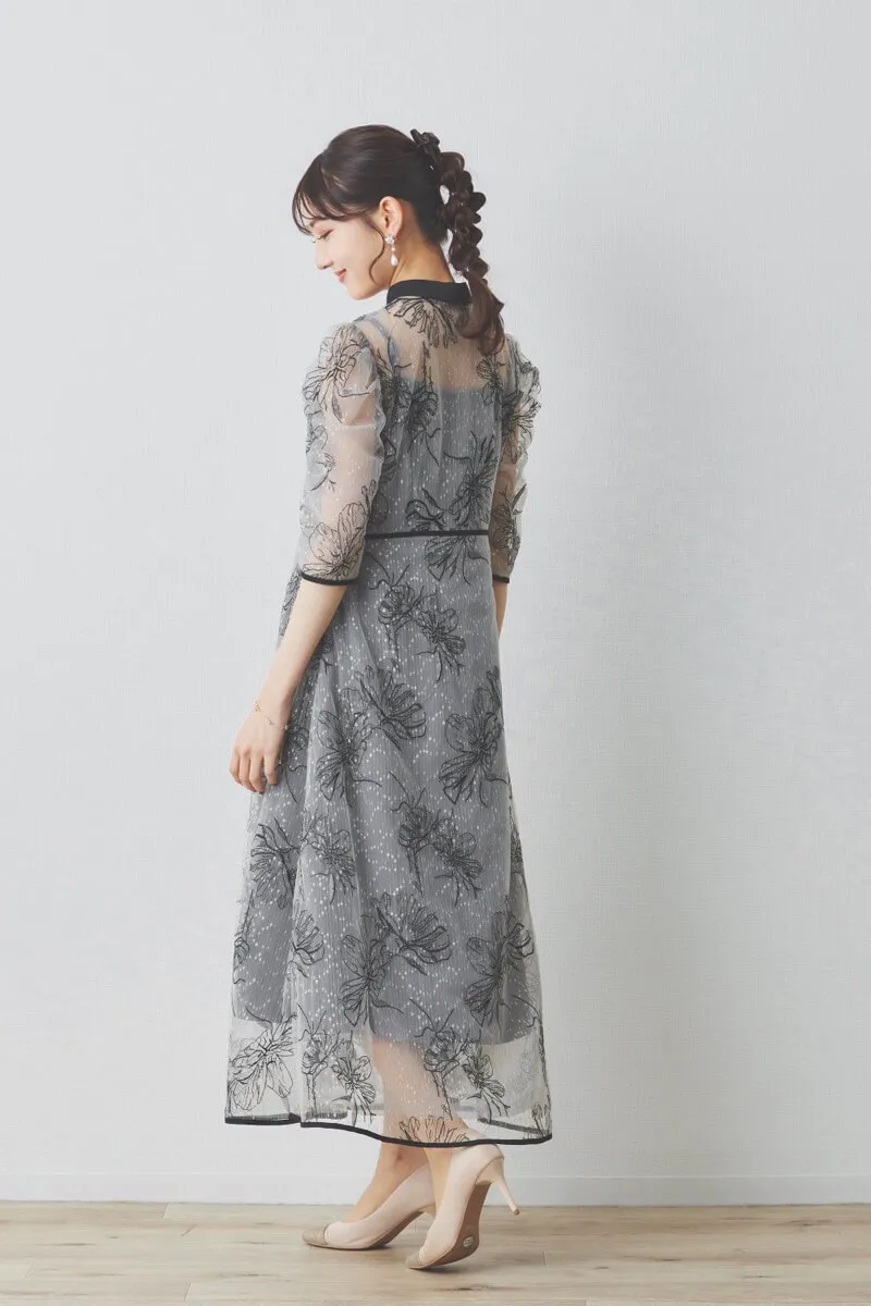 ブルーの配色フラワーレースパイピングドレス