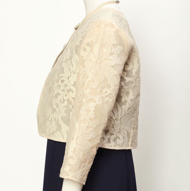 ベージュのオーガンジージャガードボレロ