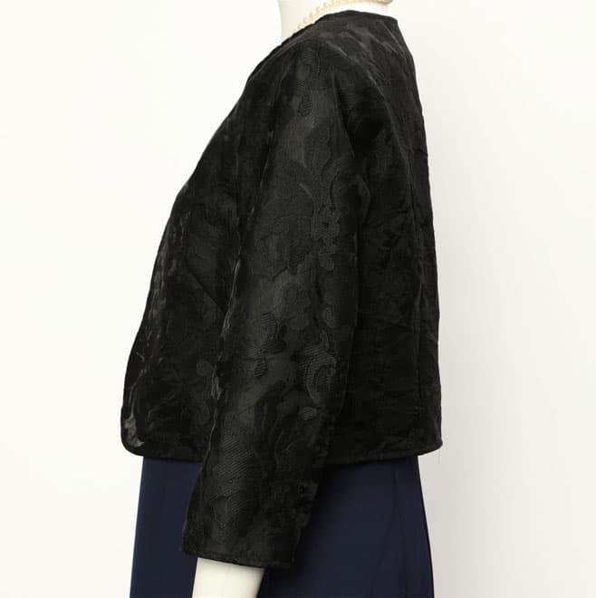 ブラックのオーガンジージャガードボレロ