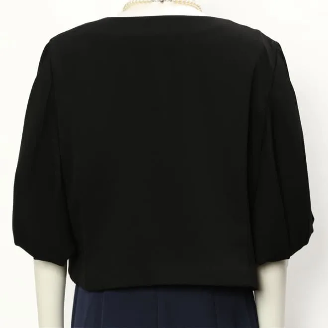 ブラックのバルーンスリーブボレロ