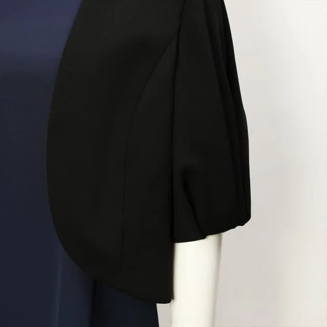 ブラックのバルーンスリーブボレロ