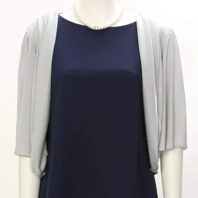 シルバーのラメ入り五分袖ボレロ