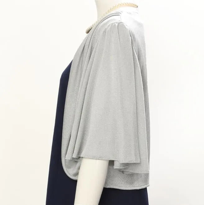 シルバーのラメ入り五分袖ボレロ