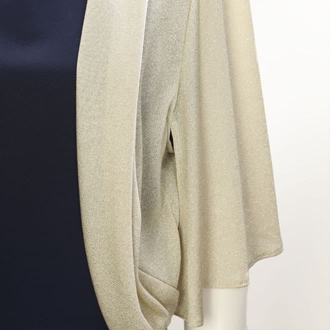 ゴールドのラメ入り五分袖ボレロ